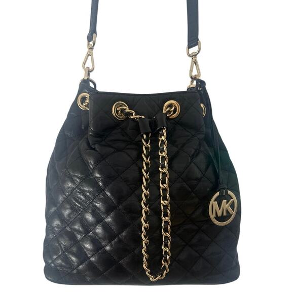 Michael Kors Embossed Chain-Link Bucket Bag Black gold Bucket purse NWOT - Picture 7 of 14